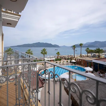 Pasa Garden Hotel 3*